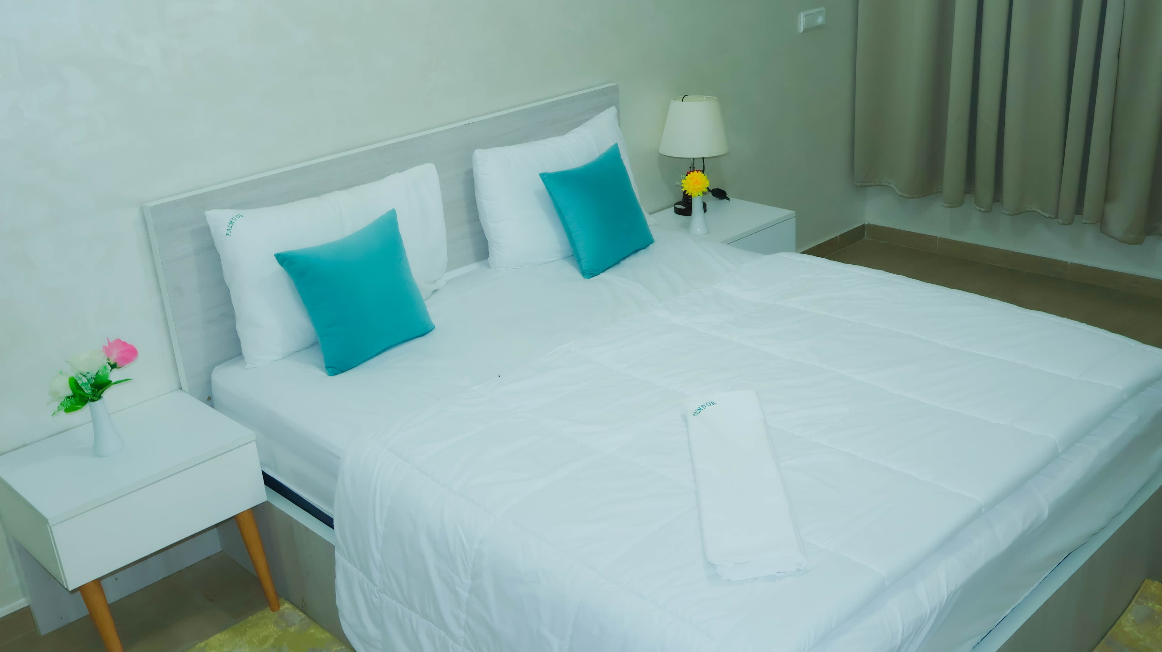 Appartement 4 — chambre principale avec lit king-size